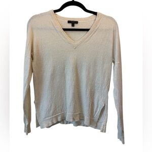 J. Crew Women's‎ Merino Wool Linen V-Neck Sweater